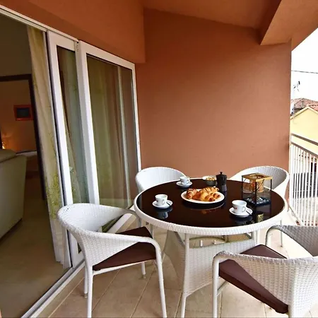 Ideal Getaway Flat With Pool And Rumpus * Tar-Vabriga