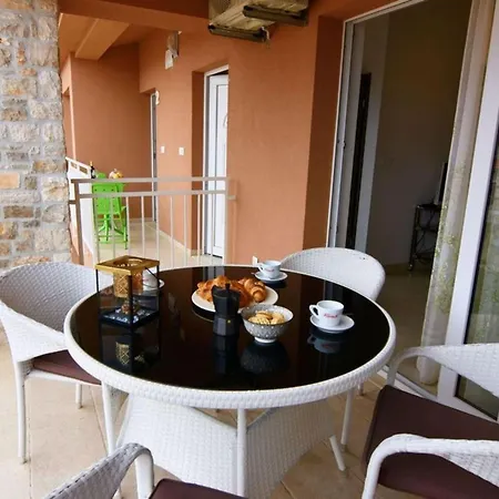 Ideal Getaway Flat With Pool And Rumpus * Tar-Vabriga