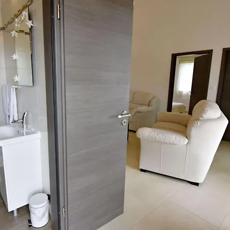 Apartament Ideal Getaway Flat With Pool And Rumpus *